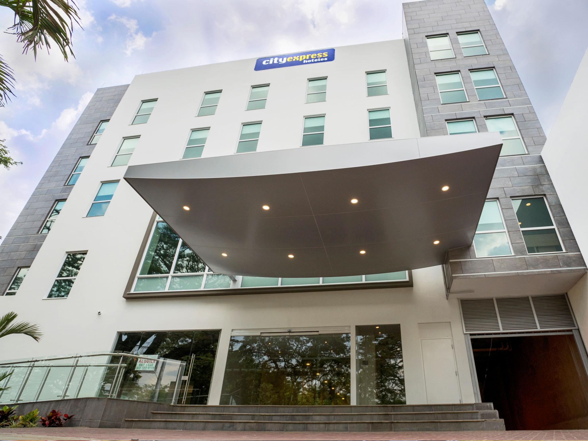 City Express Plus By Marriott Cali Colombia ภายนอก รูปภาพ