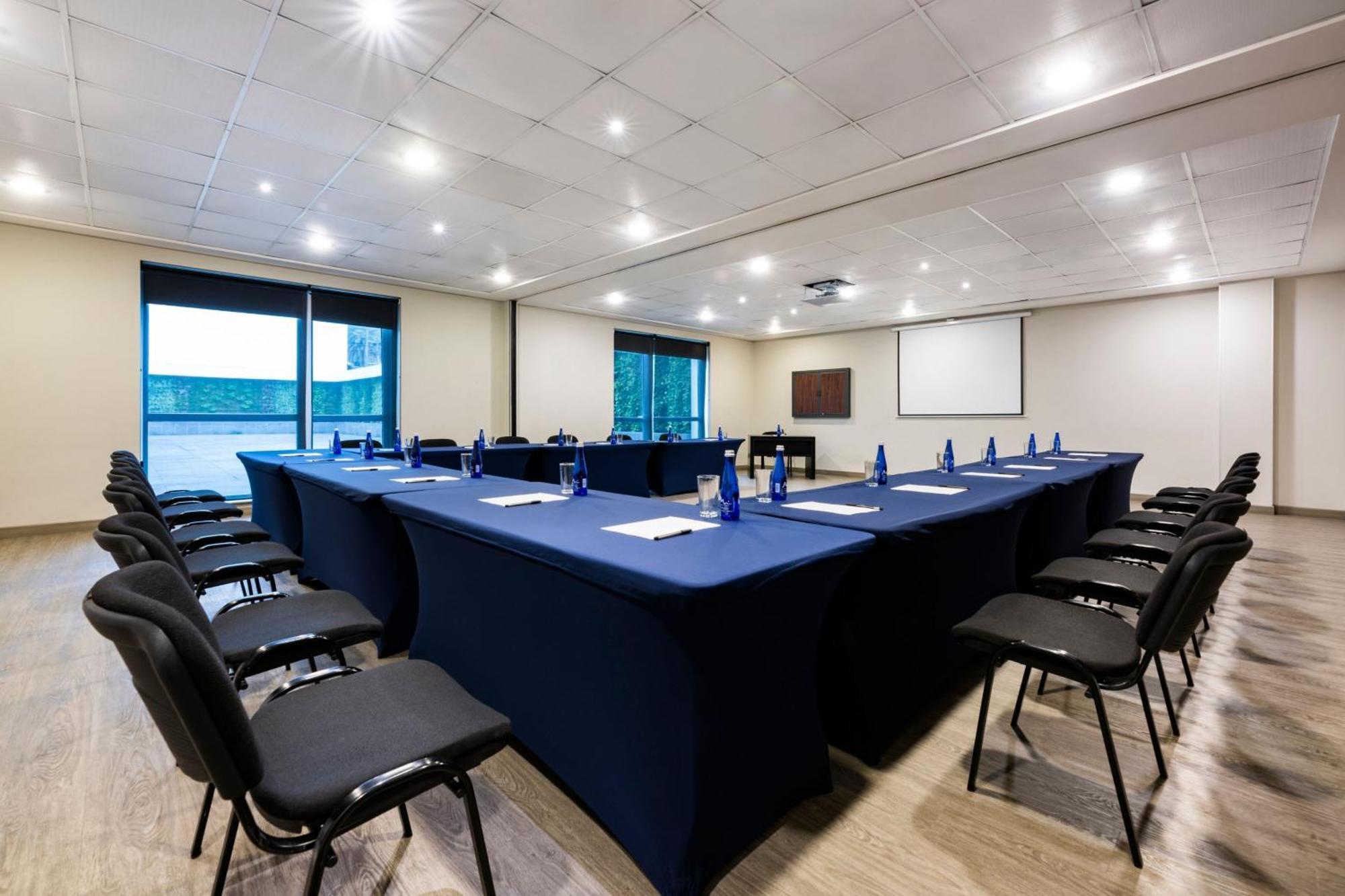 City Express Plus By Marriott Cali Colombia ภายนอก รูปภาพ