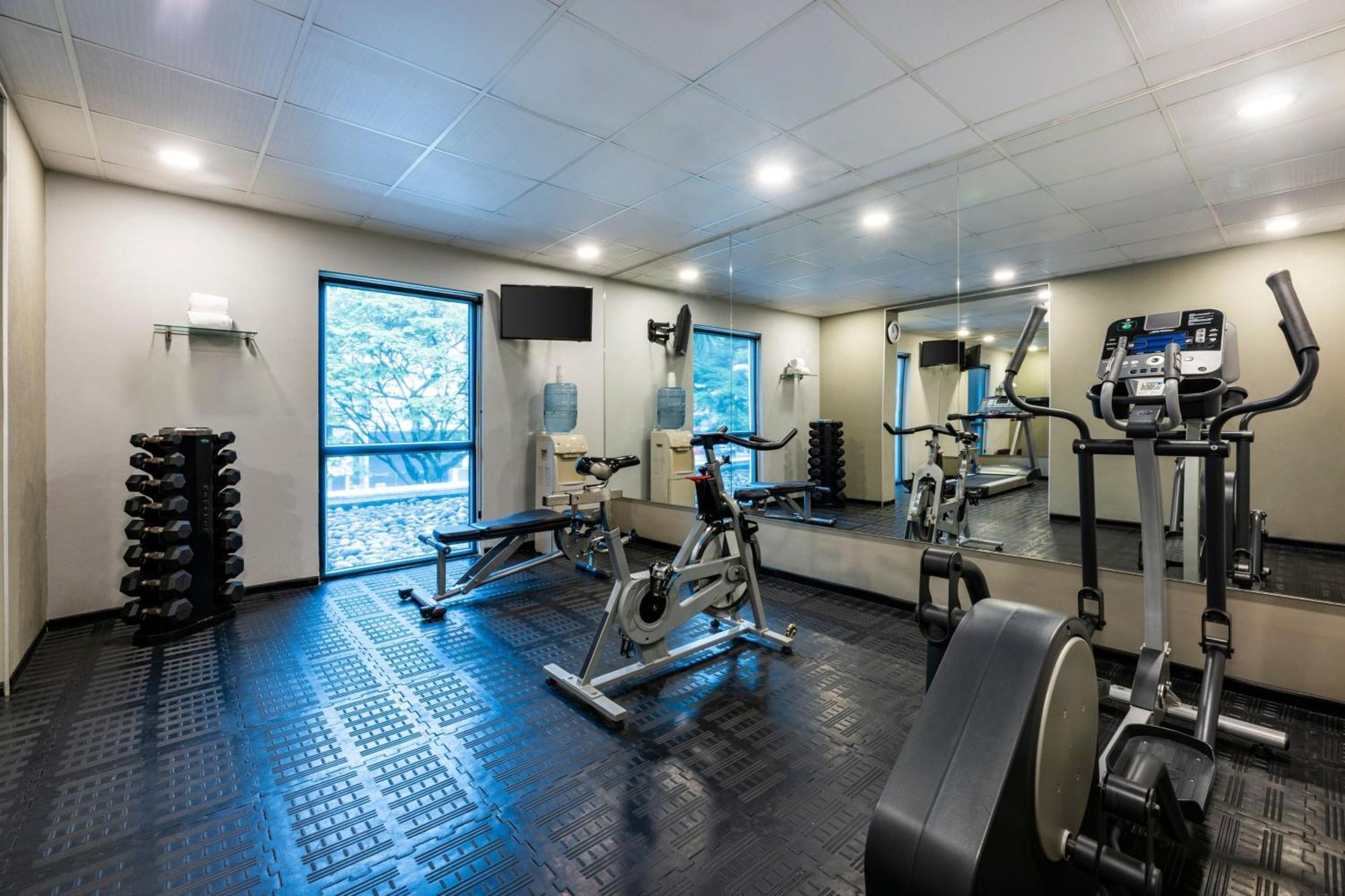 City Express Plus By Marriott Cali Colombia ภายนอก รูปภาพ