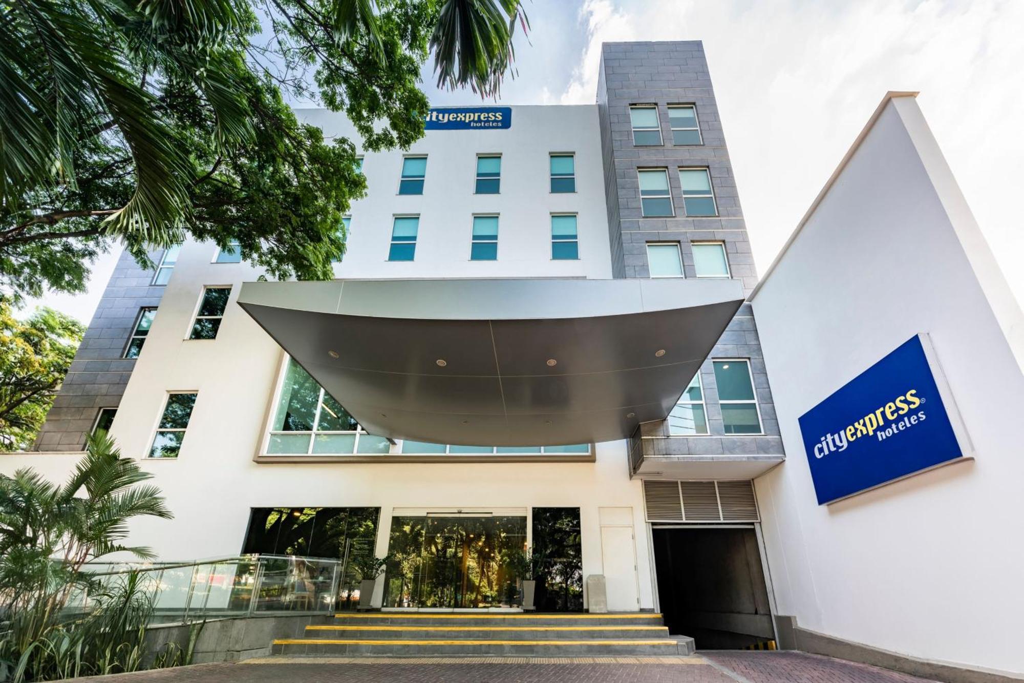 City Express Plus By Marriott Cali Colombia ภายนอก รูปภาพ