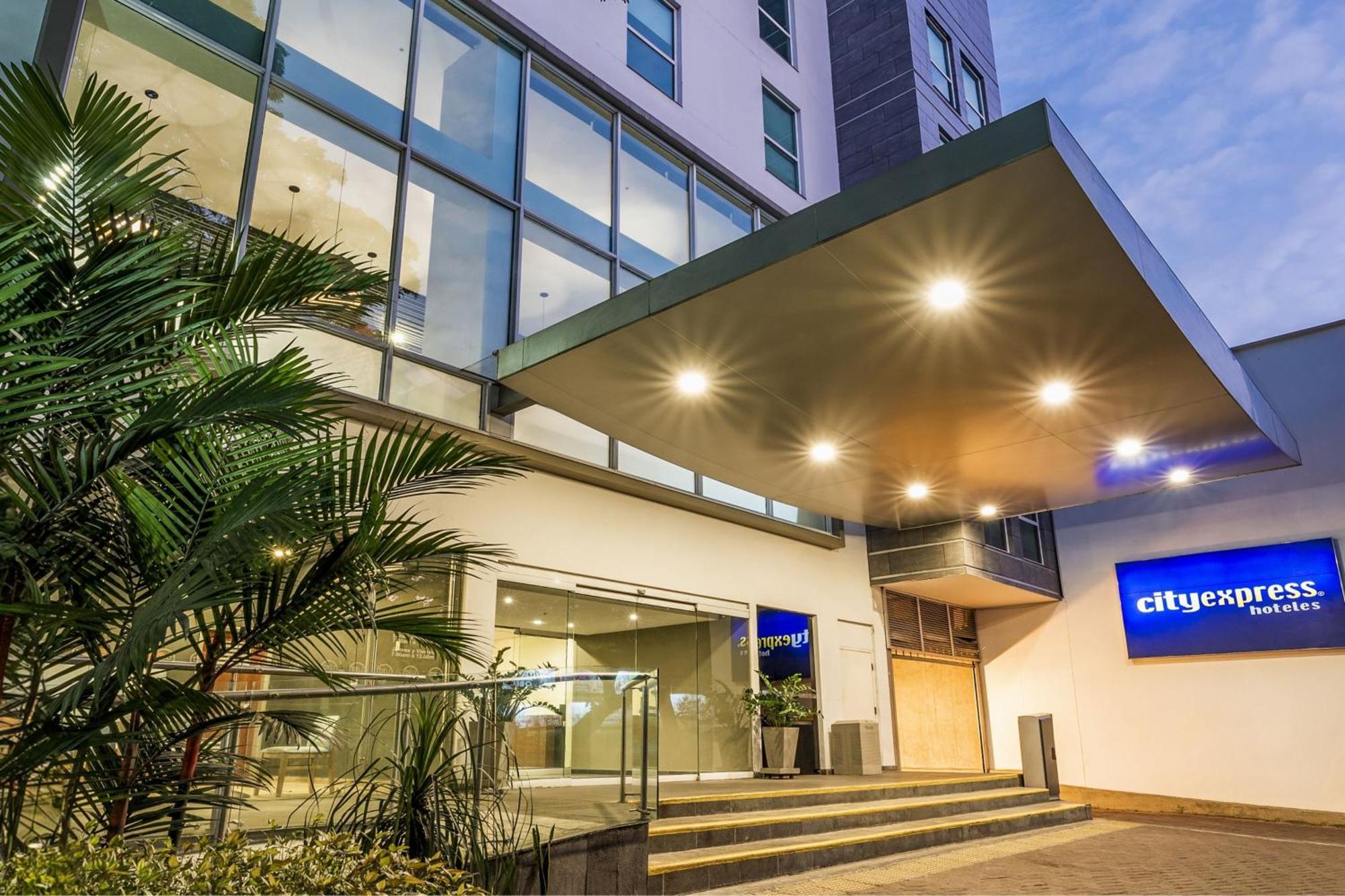 City Express Plus By Marriott Cali Colombia ภายนอก รูปภาพ