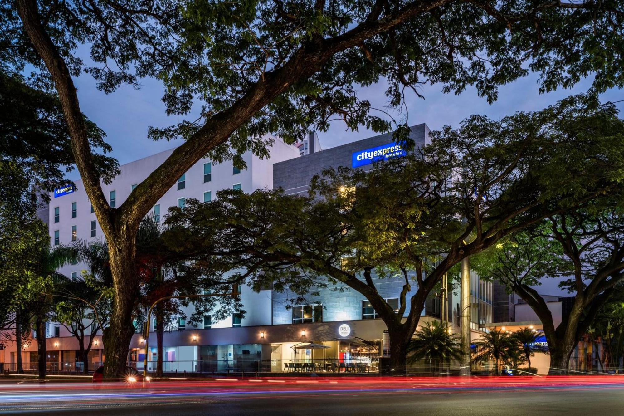 City Express Plus By Marriott Cali Colombia ภายนอก รูปภาพ